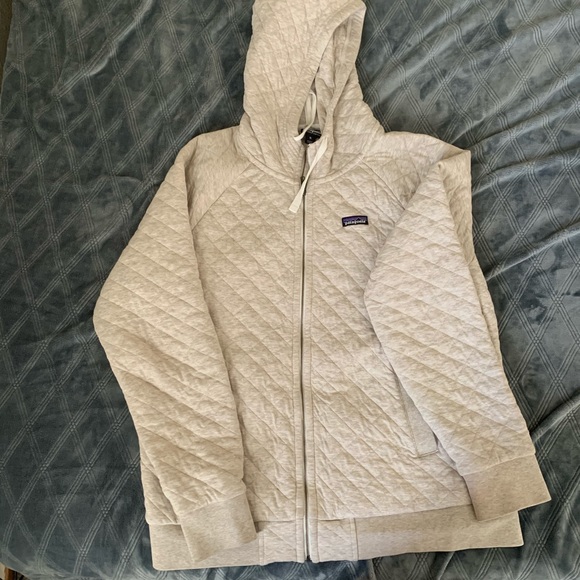 Patagonia Jackets & Blazers - Patagonia Quilted Neutral Zip Up Sweater